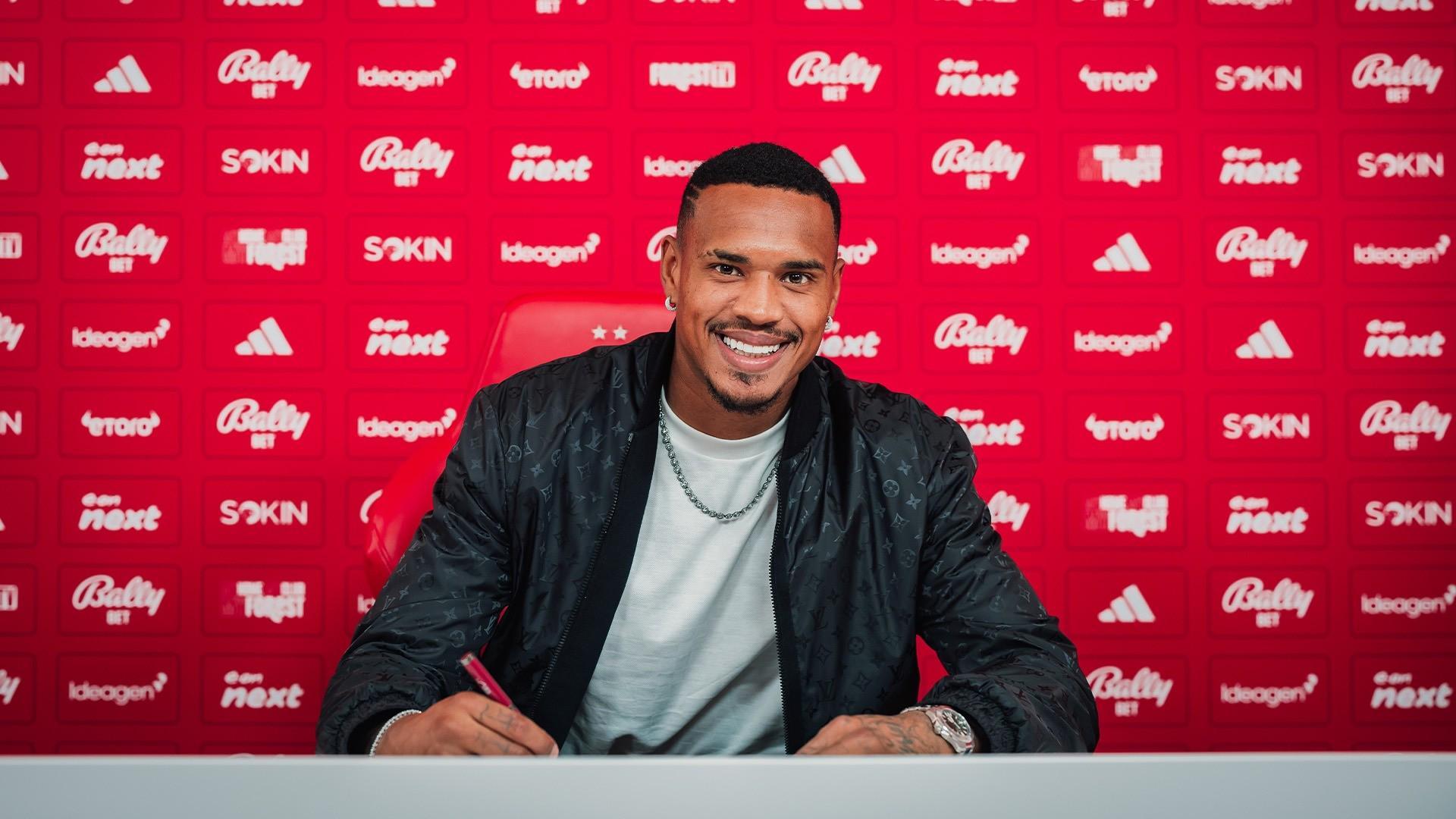 PA视讯官网-官方：诺丁汉森林签下博塔弗戈门将约翰-维克托，签约3年