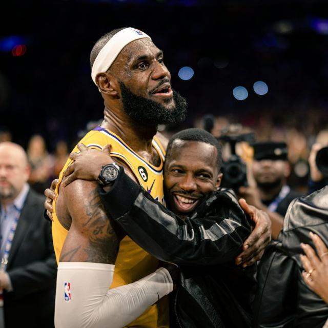 PA视讯官网-富保罗辟谣联手詹姆斯买NBA球队：我真的买不起